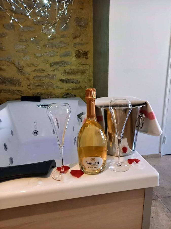 Les Chambres Du Vieux Bistrot Cabrieres-d'Avignon Luaran gambar