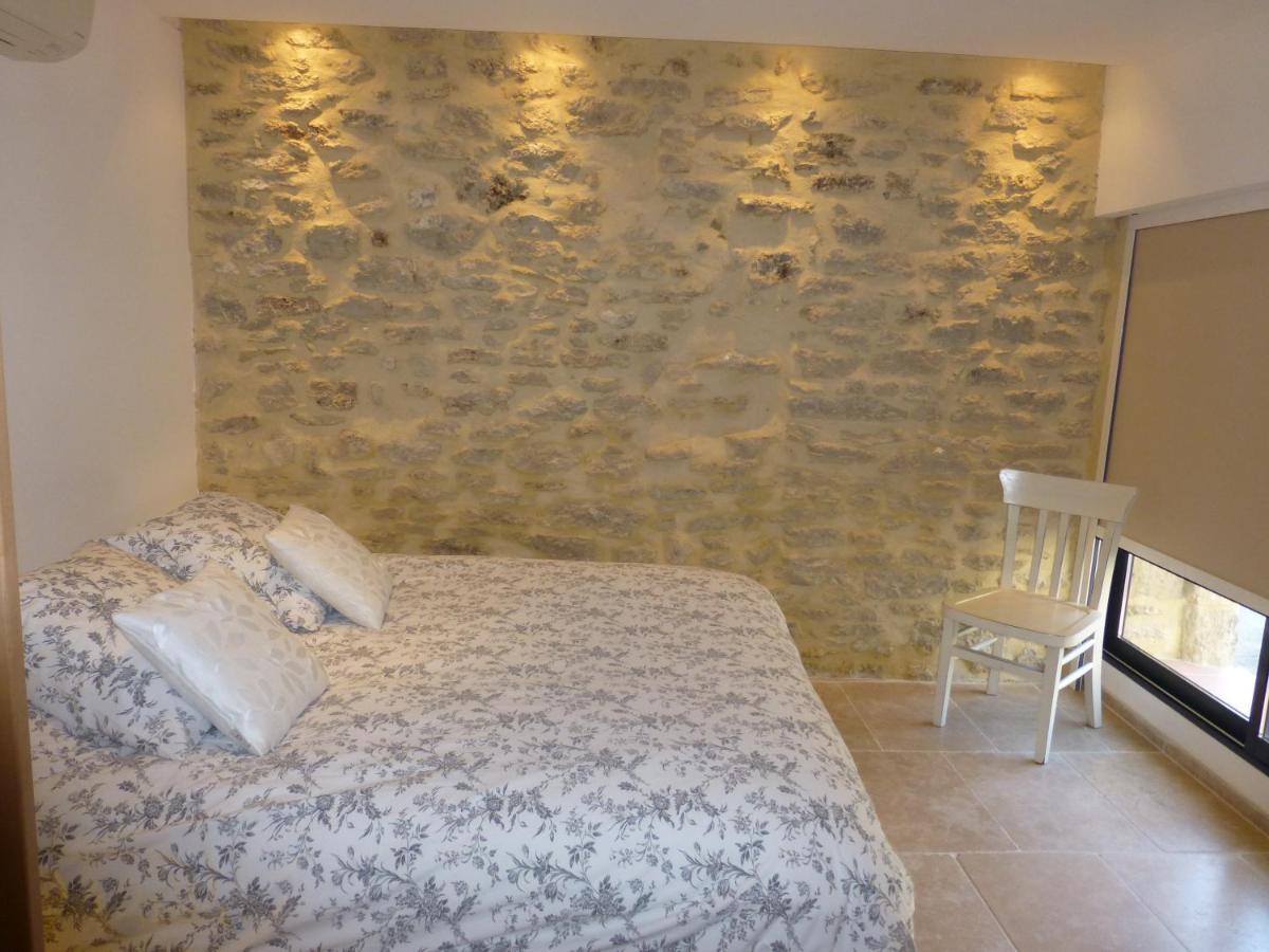 Les Chambres Du Vieux Bistrot Cabrieres-d'Avignon Luaran gambar