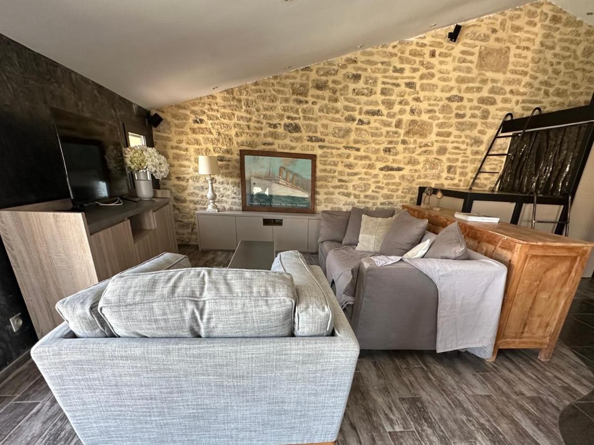 Les Chambres Du Vieux Bistrot Cabrieres-d'Avignon Luaran gambar